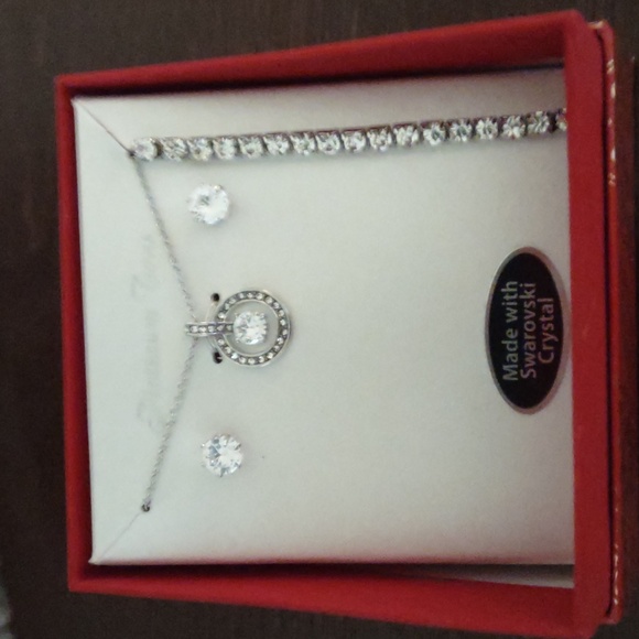 Earrings, necklace and bracelet, Swarovski crystal. New in box - Picture 2 of 6
